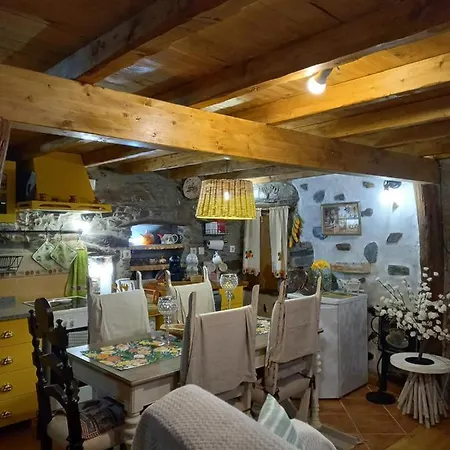 ゲストハウス Talasnal Casas Da Urze Ter *