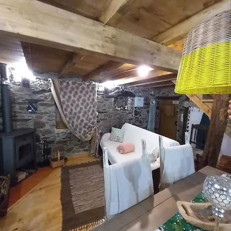 Talasnal Casas Da Urze Ter Guest house