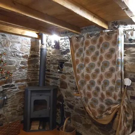 ゲストハウス Talasnal Casas Da Urze Ter *