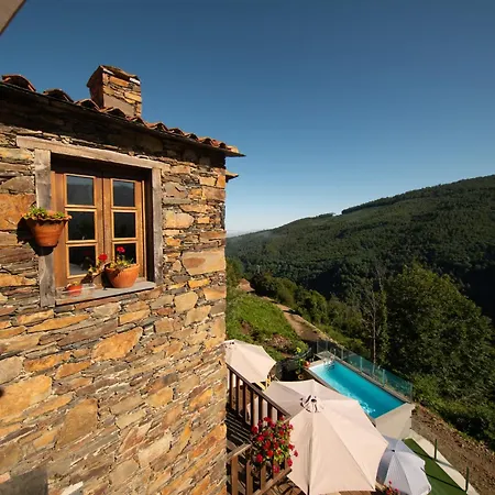 Talasnal Casas Da Urze Ter Casa de hóspedes *