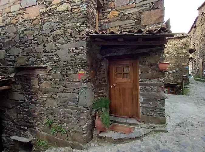 Talasnal Casas Da Urze Ter Maison d'hôtes